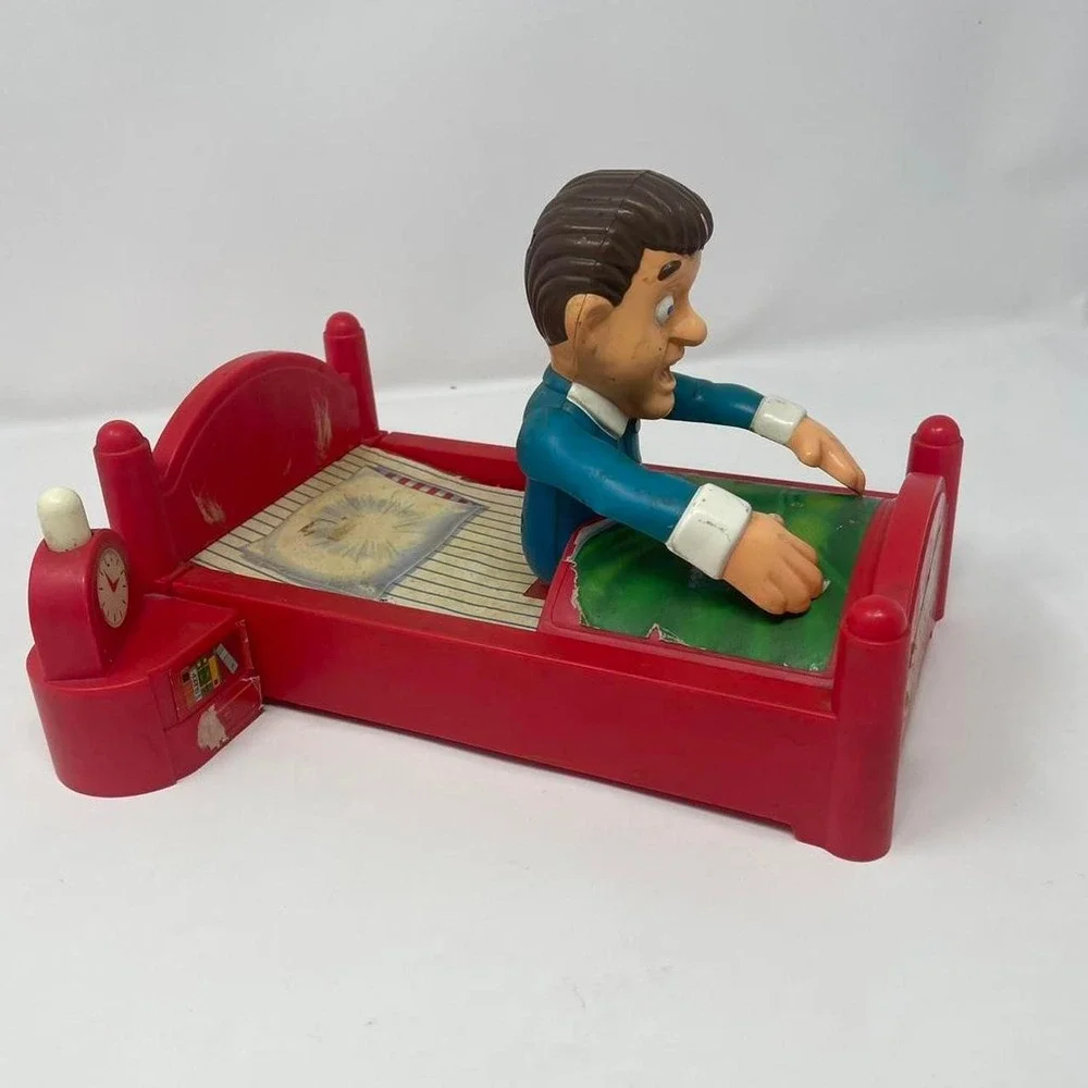 Vintage Don't Wake Daddy replacement bed & figure game piece